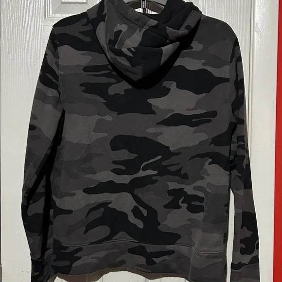 Hollister Black and Gray Camouflage Sweatshirt - Picture 4 of 4